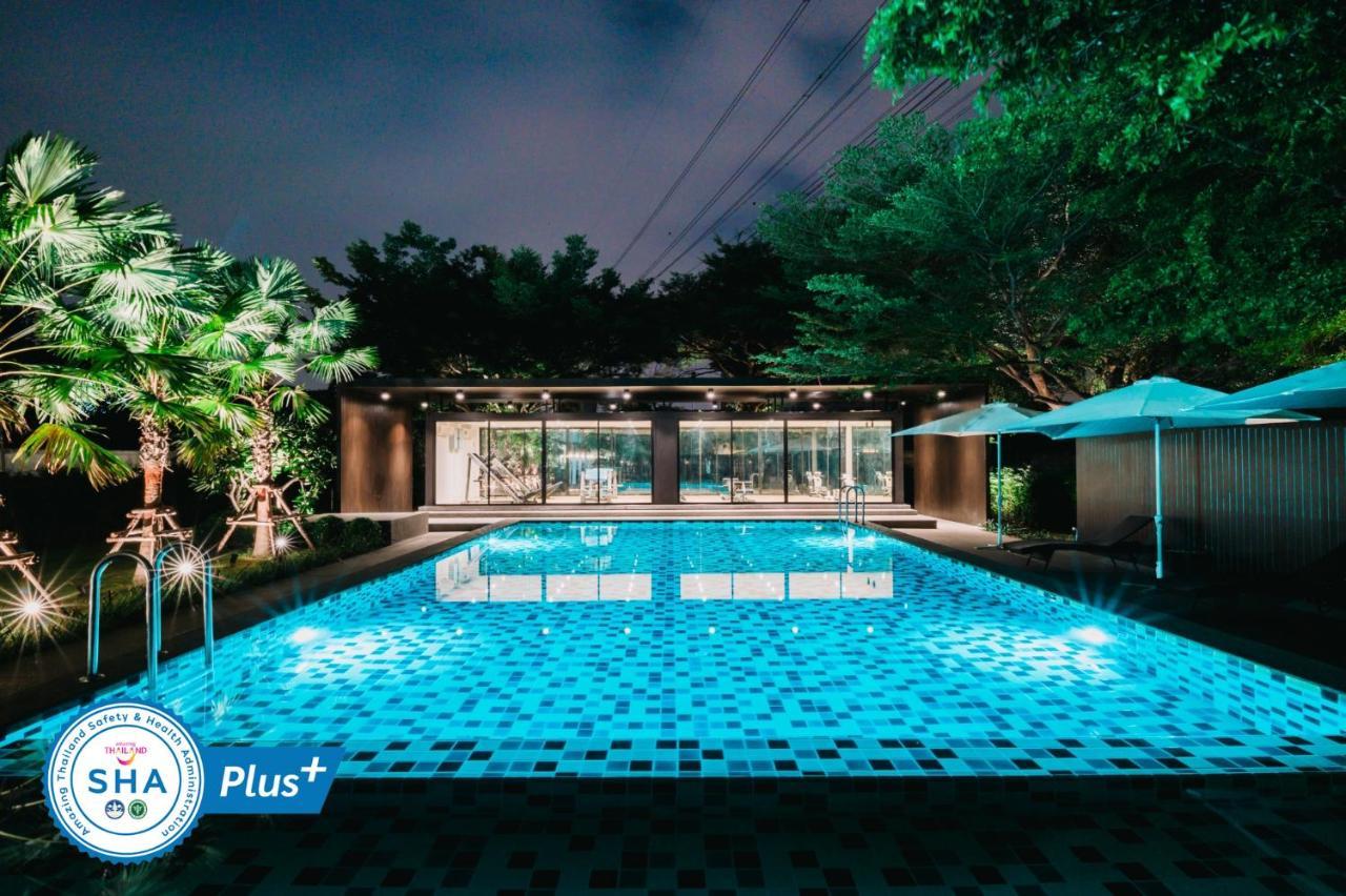 The Platinum Suite Bangkok Exterior foto