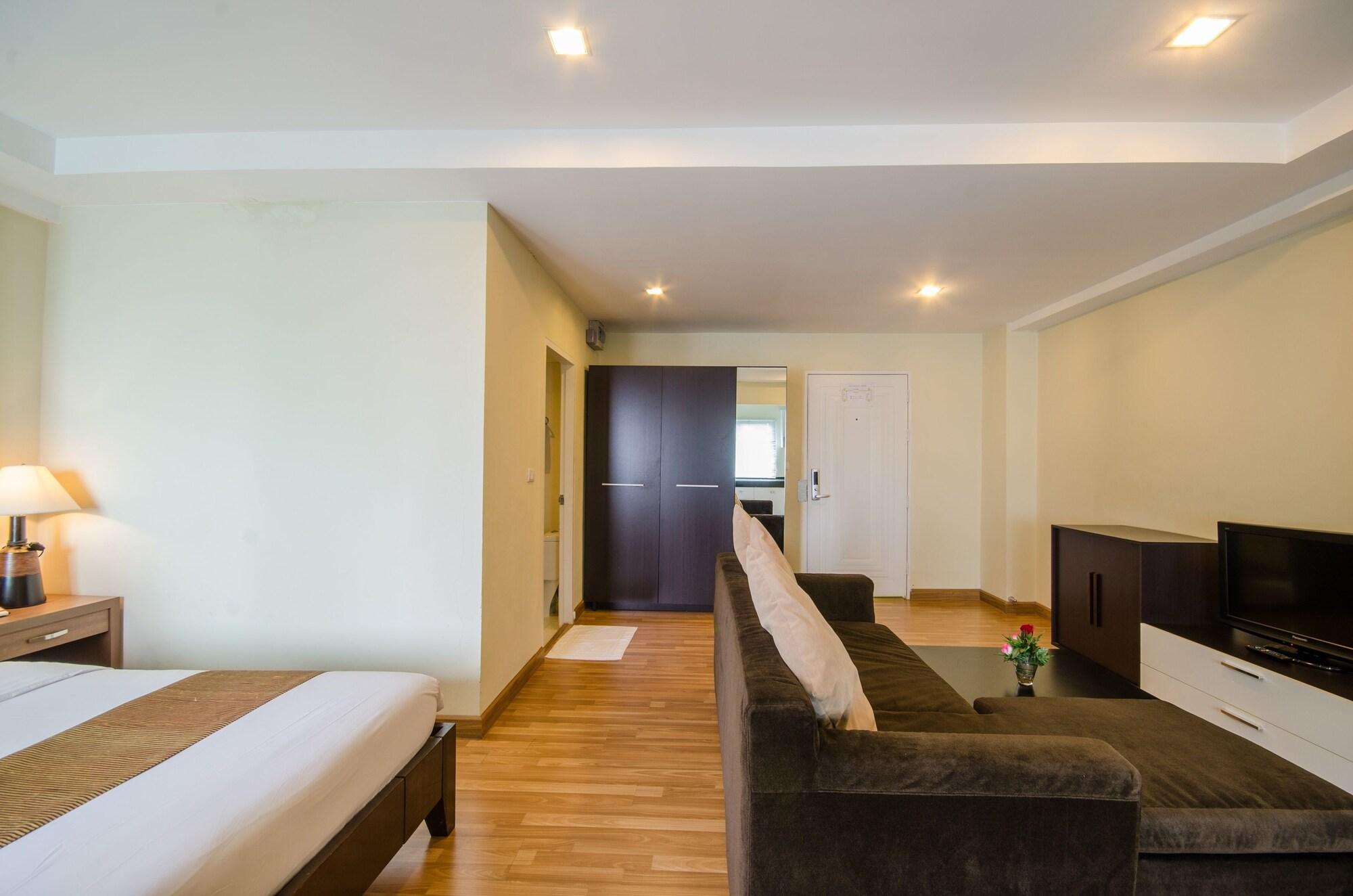The Platinum Suite Bangkok Exterior foto