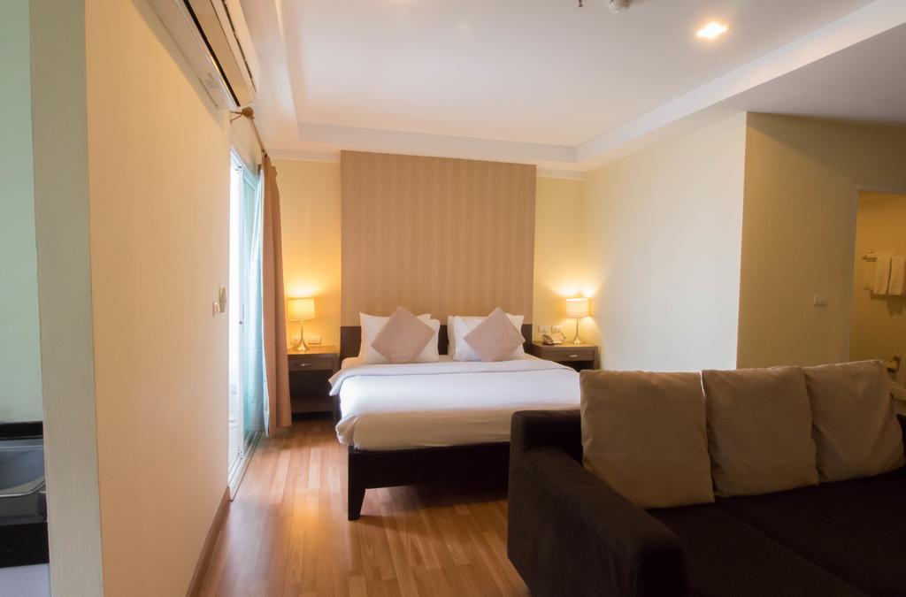 The Platinum Suite Bangkok Exterior foto