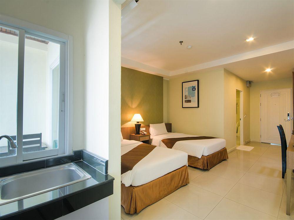 The Platinum Suite Bangkok Exterior foto